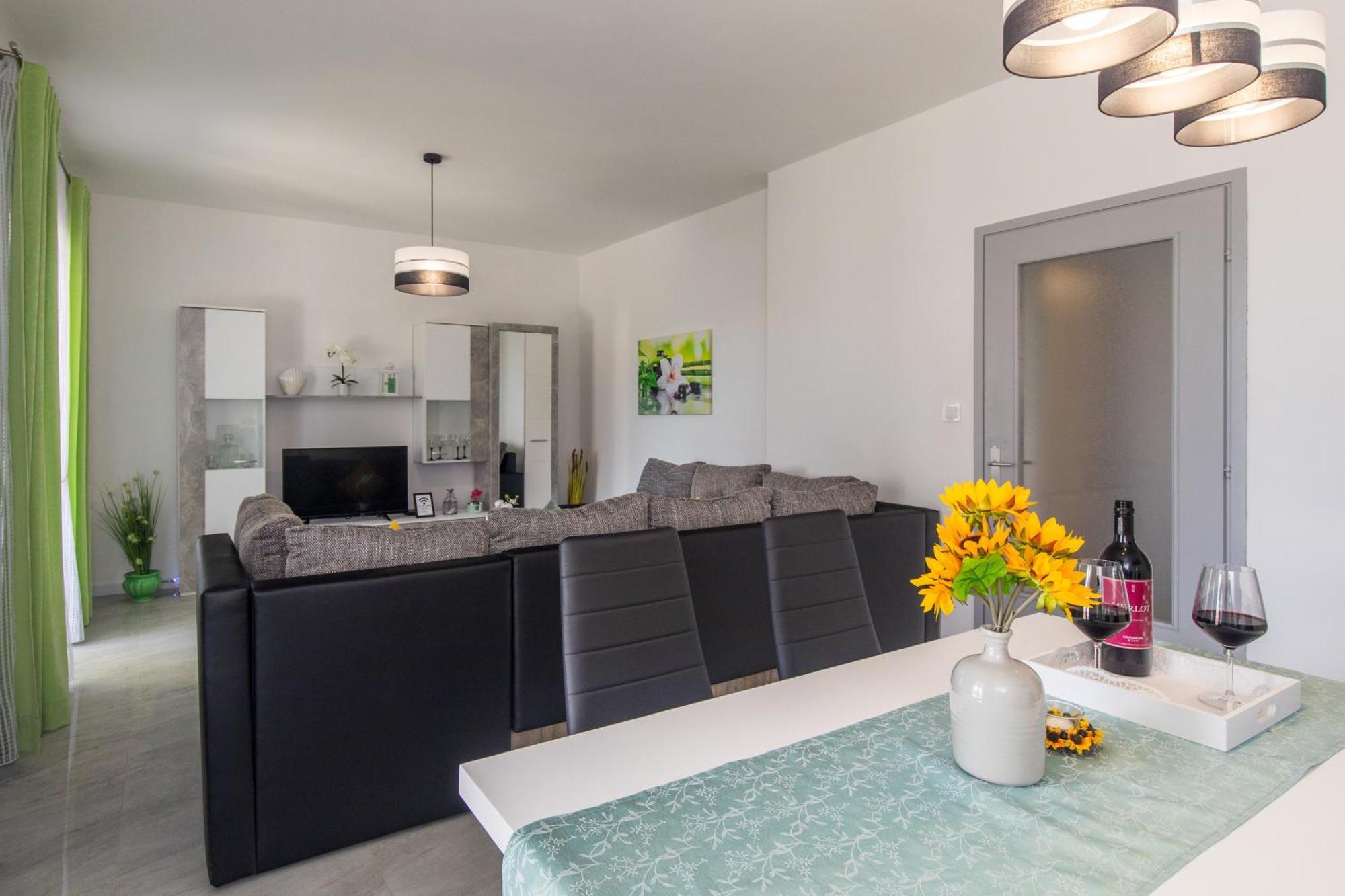 Apartment Tara With Seaview Крк Екстер'єр фото