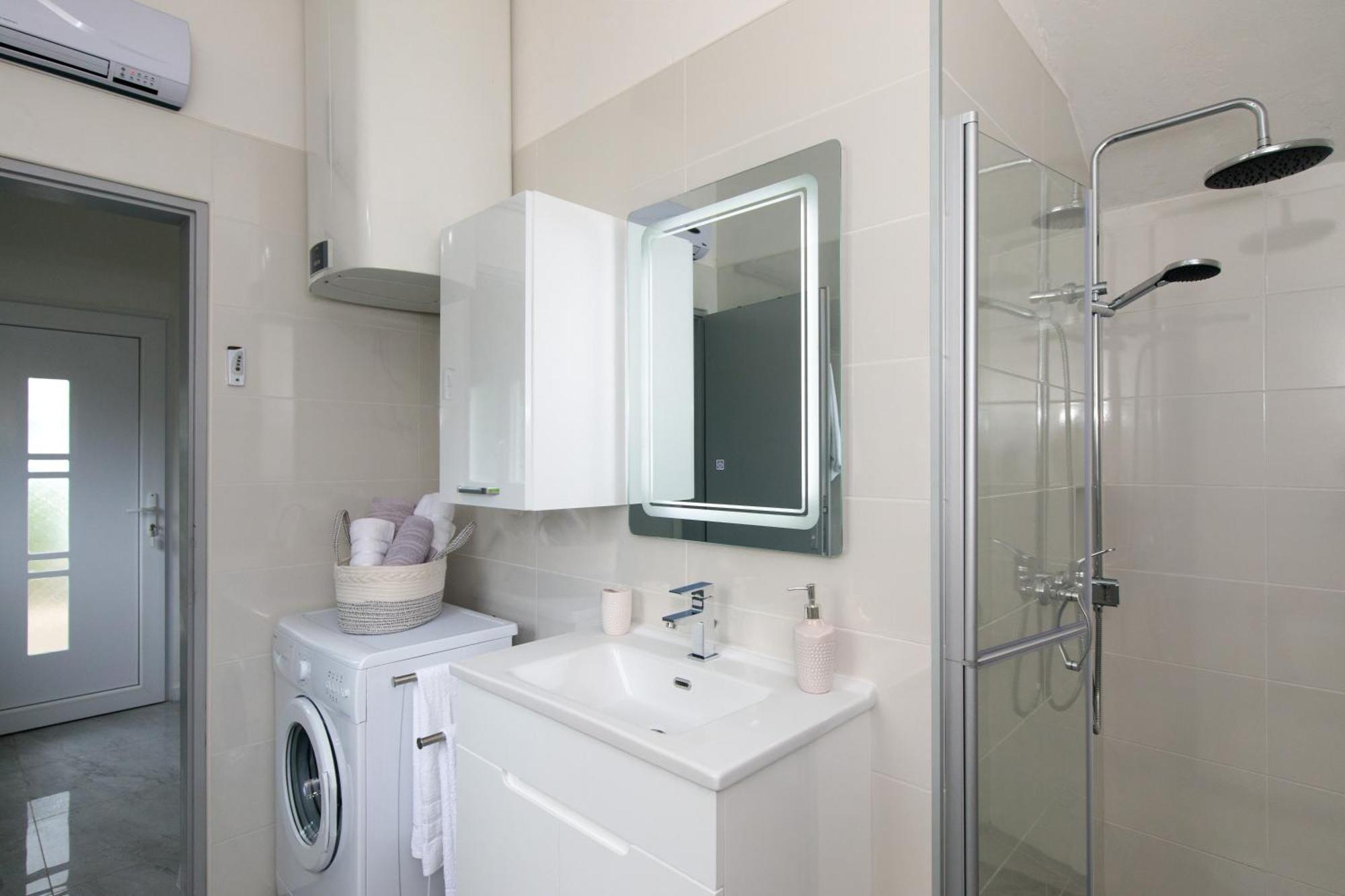 Apartment Tara With Seaview Крк Екстер'єр фото