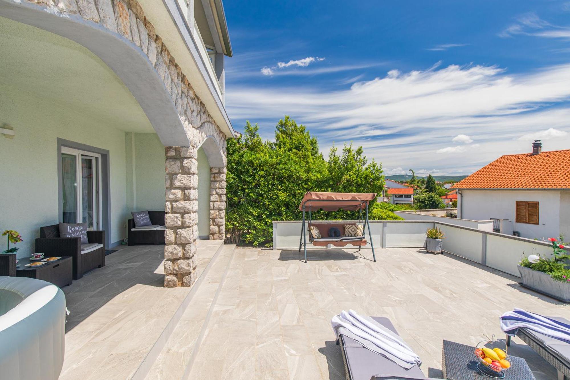 Apartment Tara With Seaview Крк Екстер'єр фото
